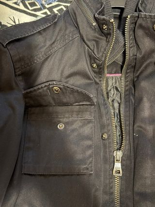 Cazadora estilo biker