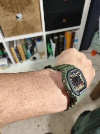 Casio G-Shock DW-5610SUS-5ER con caja