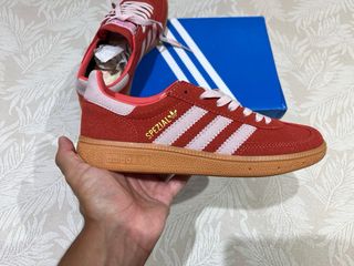 Adidas Spezial Rojas y Rosas
