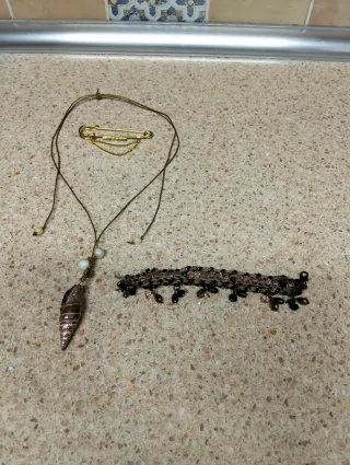 Conjunto de joyas con concha natural 