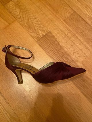 Zapato de fiesta morado