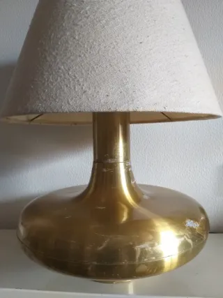 Lámpara de sobremesa dorada metal