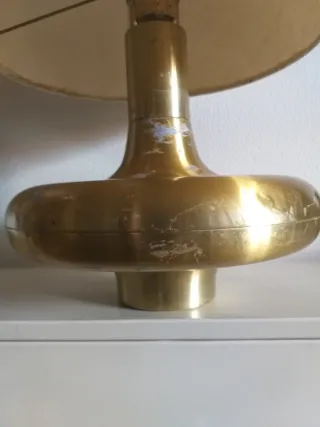 Lámpara de sobremesa dorada metal