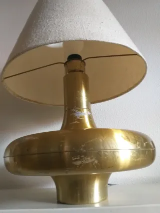 Lámpara de sobremesa dorada metal