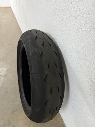 Neumático trasero moto