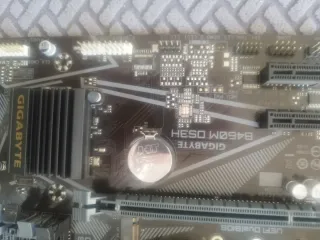 Placa Base Gigabyte B460M DS3H