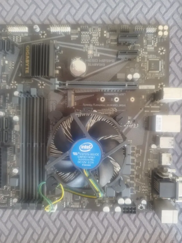 Placa Base Gigabyte B460M DS3H