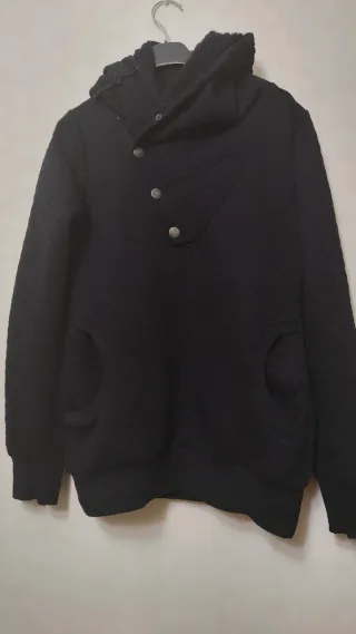 Sudadera negra con forro interior
