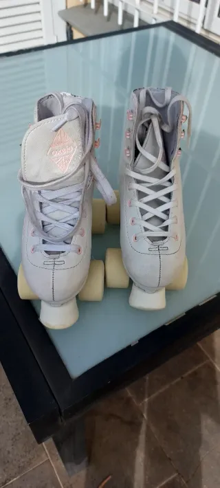 Patines de patinaje artístico blancos