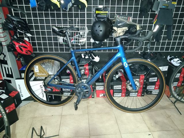 Bicicleta de carretera azul Scott 8kg