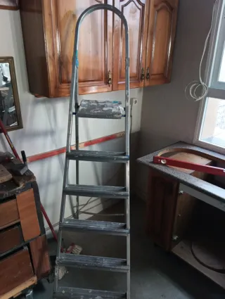 Escalera de mano plegable