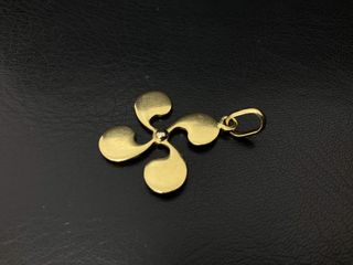colgante oro 18k