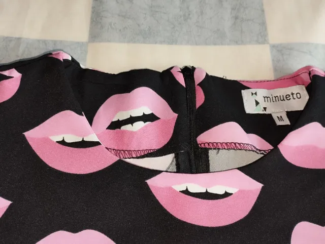 Camiseta Minueto Talla M Labios Rosas