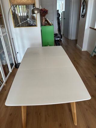 Mesa comedor extensible diseño actual