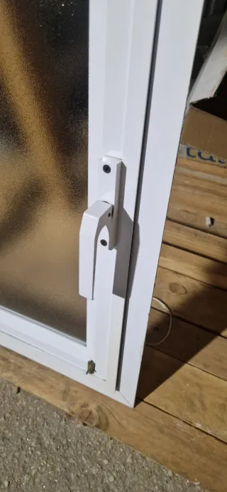 Ventana abatible carglas
