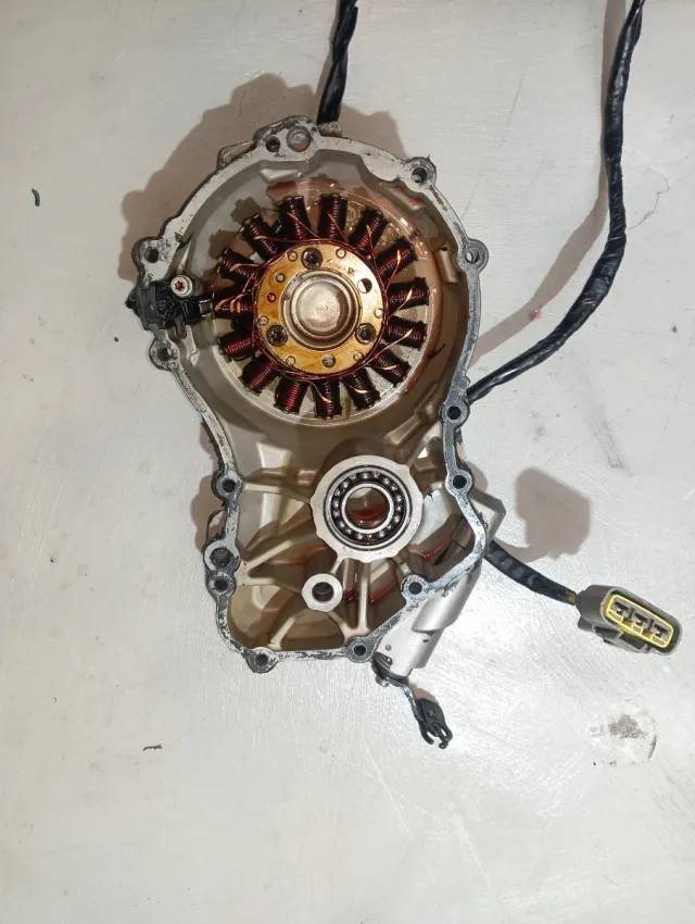 Alternador y tapa BMW S1000xr