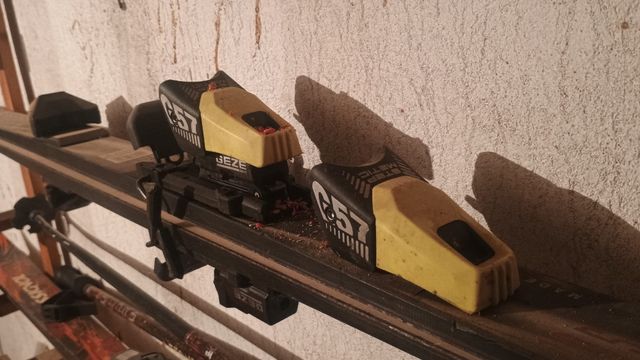 URGE Esquís antiguos