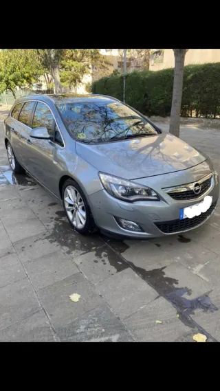 Opel Astra 2012