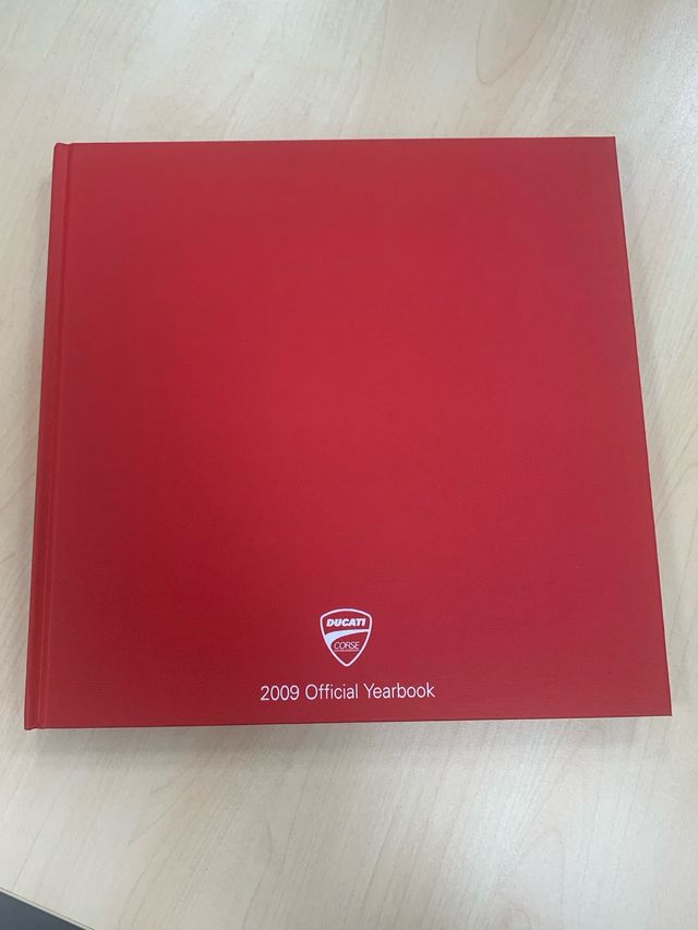 Anuario Oficial Ducati Corse 2009