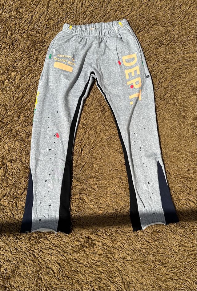 Pantalones Gallery Dept. Grises con Diseño