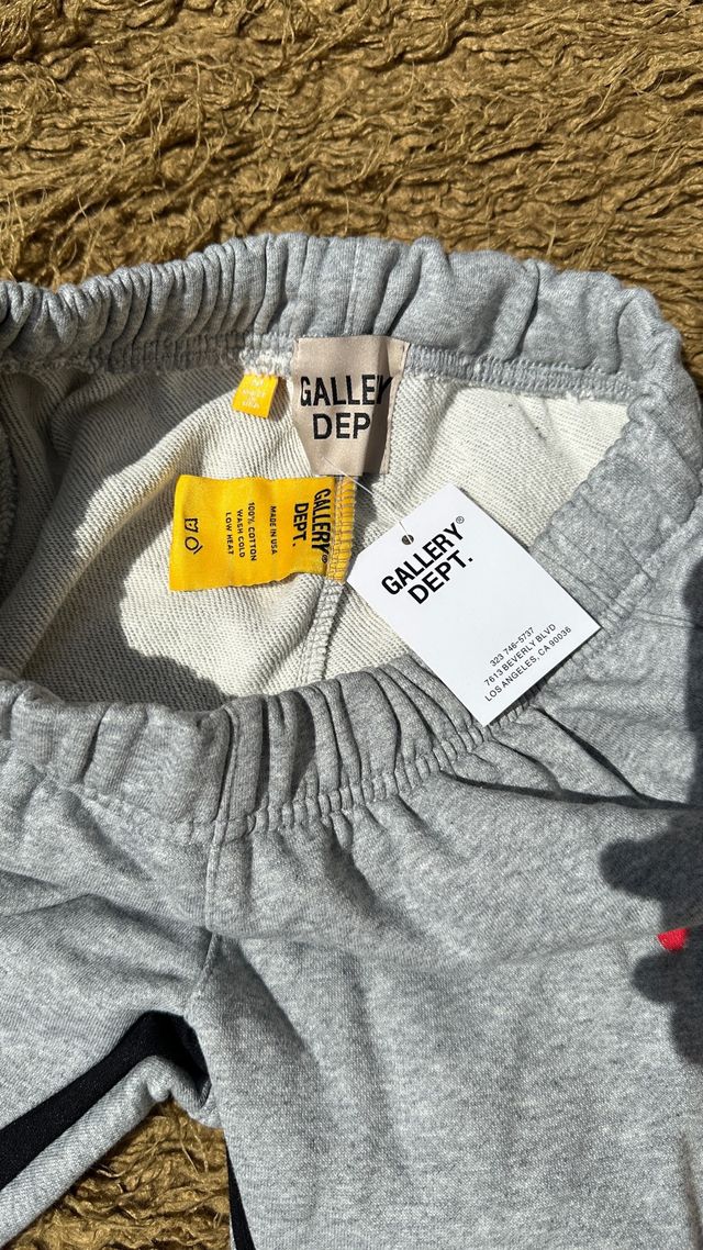 Pantalones Gallery Dept. Grises con Diseño