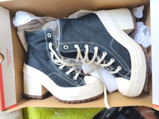 Converse de tacón negros