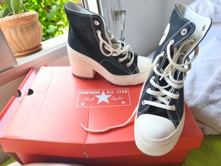 Converse de tacón negros
