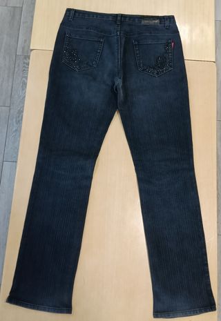 Pantalón vaquero negro