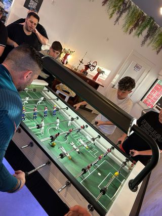 Futbolín tecno profesional para bares y pubs