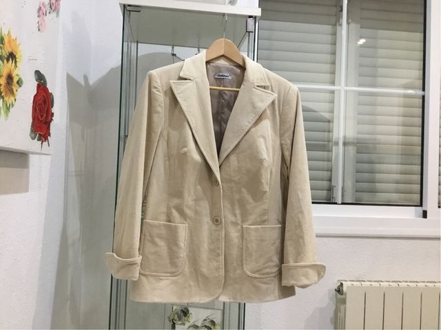 Americana de pana tipo blazer beige
