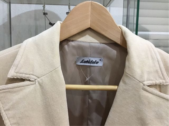 Americana de pana tipo blazer beige