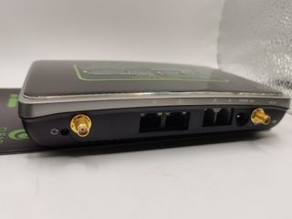 Router 4G Instanet con WiFi y antenas