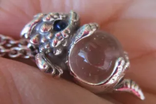 Colgante Bebé Dragón Bola Cristal Plata