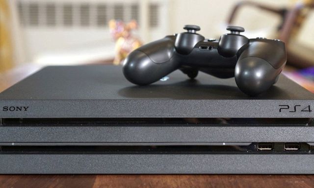 Ps4 Pro 1Tb Negra y mando
