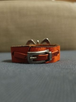 Pulsera Cuero Mariposa Ciclón