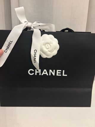 Busta Chanel con fiocco