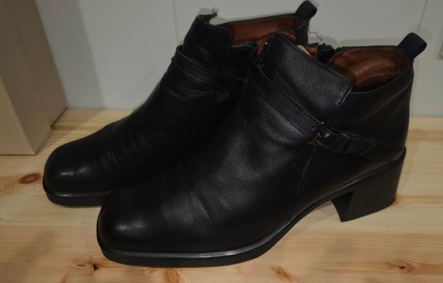 Botines de piel FRIDA negros