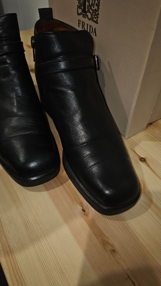 Botines de piel FRIDA negros