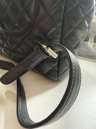 Borsa Chanel in pelle imbottita nera. 
