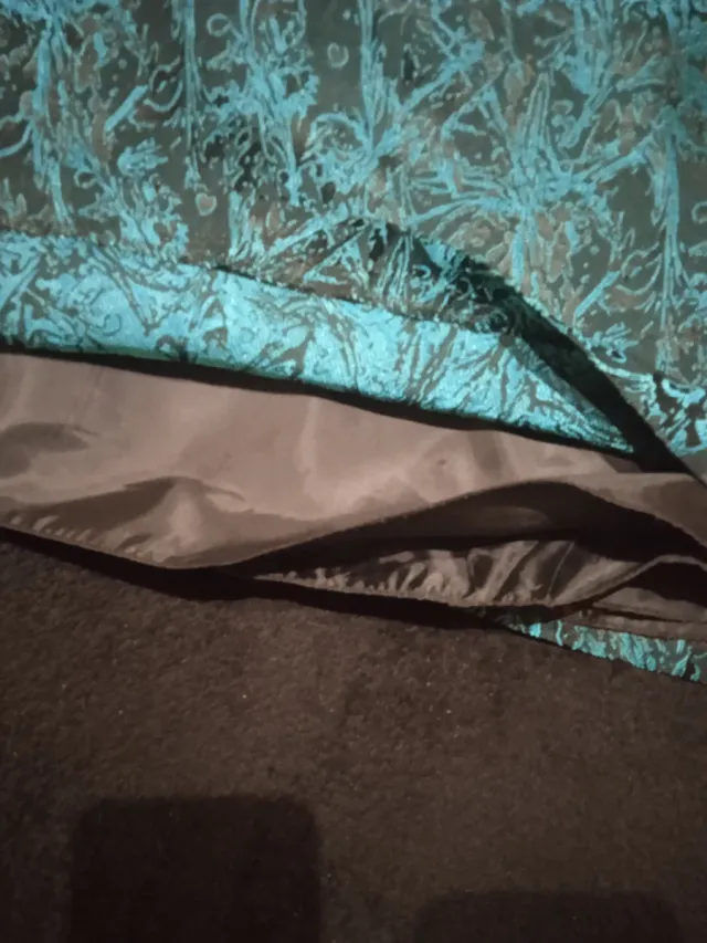 Vestido de fiesta palabra de honor.