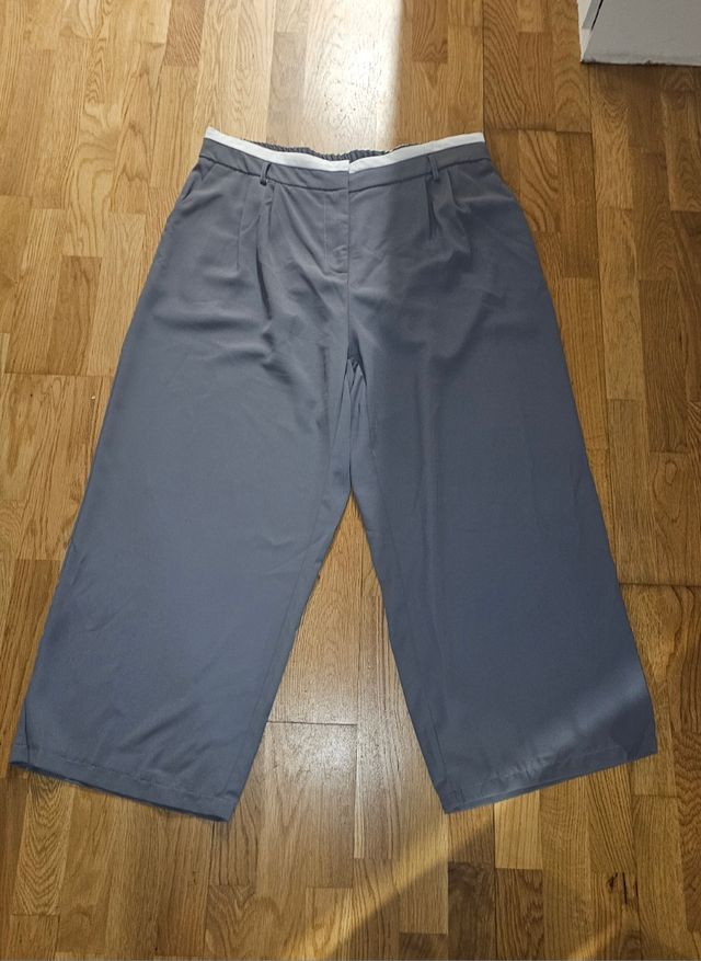 Pantalón gris