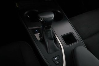 Lexus UX 250h Business
