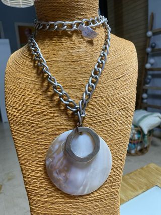 Collar eslabones grandes aluminio colgante nacar