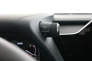 Lexus UX 250h Business