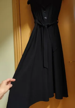 Vestido negro con cinturón