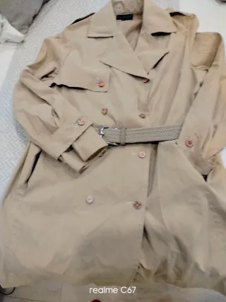 Lote gabardina y zapatillas loneta mujer