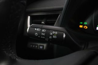 Lexus UX 250h Business