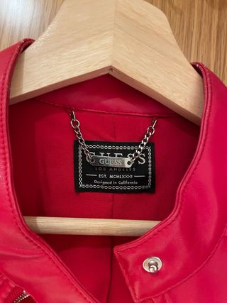 Cazadora Guess Roja Talla S