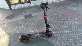 Patinete Eléctrico iScooter Negro y Rojo