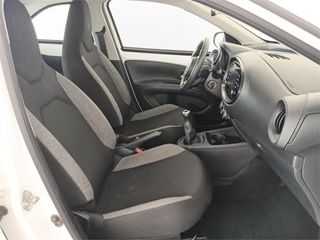 TOYOTA Aygo X 5 Puertas Play 70 Manual 5v